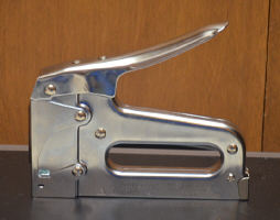 Staple gun