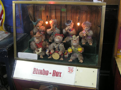 Another box of bimbos at the Mechanical Museum!