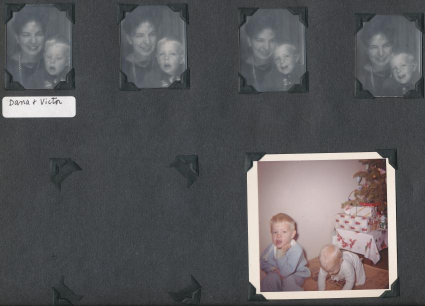 dana_victor_photo_booth_k_1st_xmas.jpg